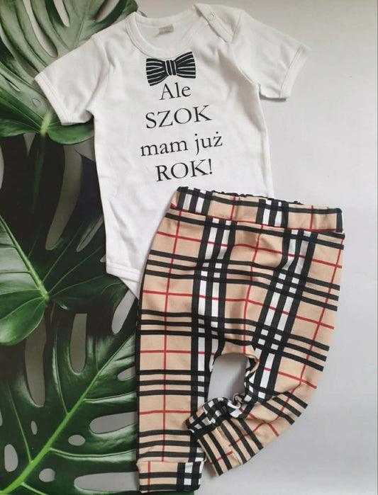 Komplet niemowlęcy na roczek – body „Ale SZOK mam już ROK!" + spodnie w kratę
